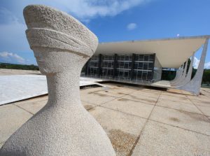 Prerrogativas denuncia pressão de Merval Pereira