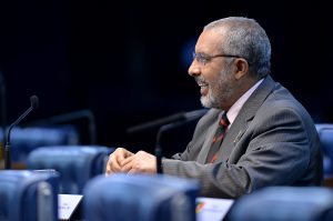Senado quebra patentes para enfrentar a Covid