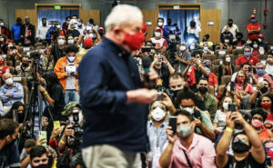Lula: a caminhada pela reconstrução do país