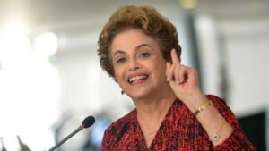 Dilma é alvo de Ciro Gomes
