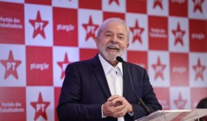 Lula: “Só Estado forte acaba com a miséria”