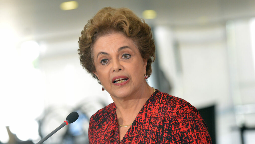 Dilma: “venda da Eletrobrás é assalto ao povo”