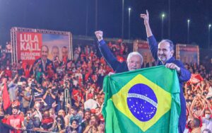 Em Minas, Lula denuncia a fome