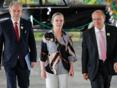 Começa a transição