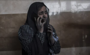 É terrível, não vamos sair disso', grita palestina a jornalista do L'Humanité