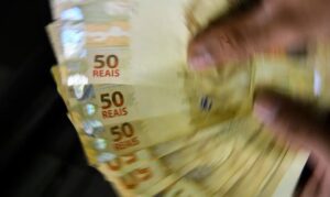 Pelo quarto mês seguido, taxa média de juros teve queda