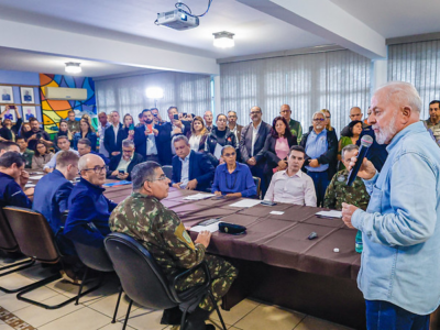 Com as enchentes no RS, Lula volta a alertar para a crise do clima