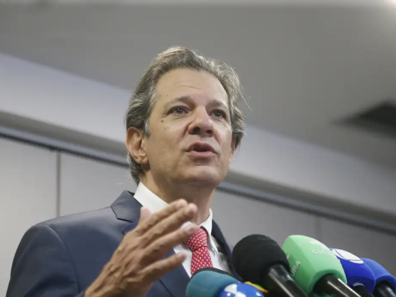 Haddad aponta rombo deixado na economia e ressalta ações da Fazenda