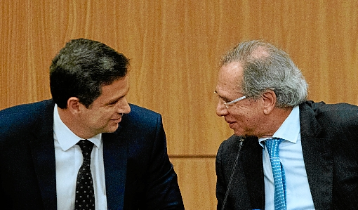 Paulo Guedes, ex-ministro da economia de Bolsonaro, e seu indicado, o presidente do BC, Roberto Campos Neto Foto: Reprodução