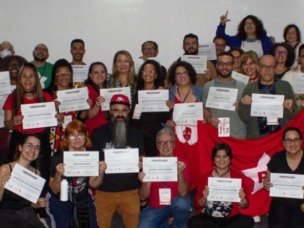 Curso retoma fundamentos teóricos e práticos do trabalho de base