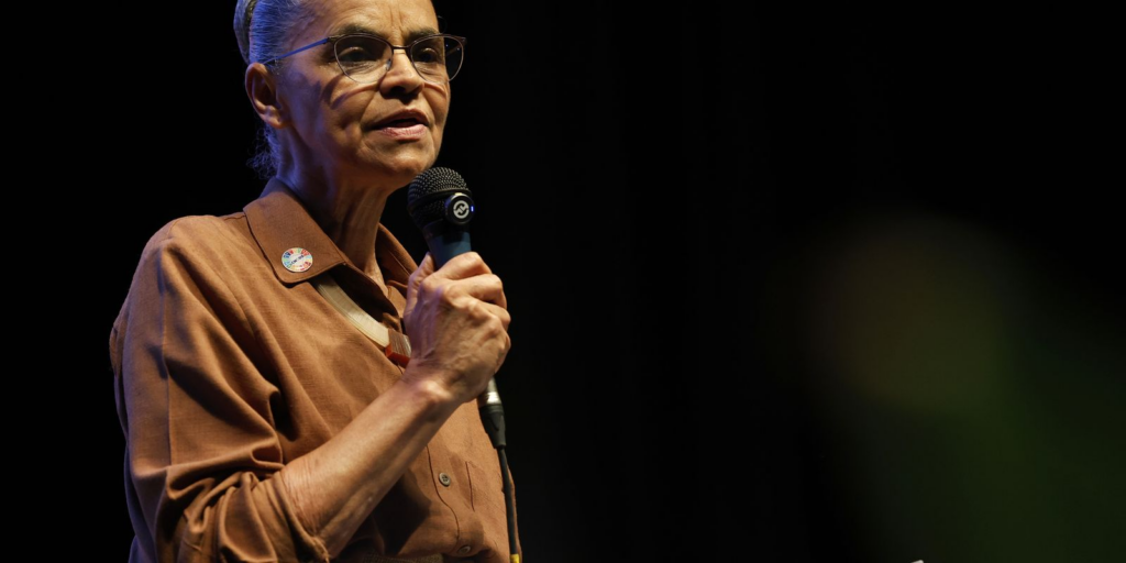 Marina Silva: ‘Dia do Fogo’ está se repetindo 
“Há forte suspeita que esteja acontecendo de novo”, disse a ministra do Meio Ambiente, que concedeu coletiva após se reunir com Lula e outras autoridades para discutir incêndios em SP
