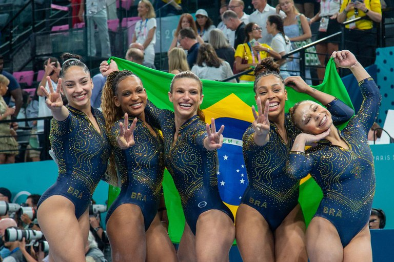 É ouro! Êxito do Brasil nas olimpíadas passa por investimentos do Governo Federal 

Além do Bolsa Atleta, pago diretamente aos ginastas, recursos da Lei das Loterias, Lei de Incentivo e convênios do Ministério do Esporte com a CBG ajudaram a pavimentar o caminho para as medalhas