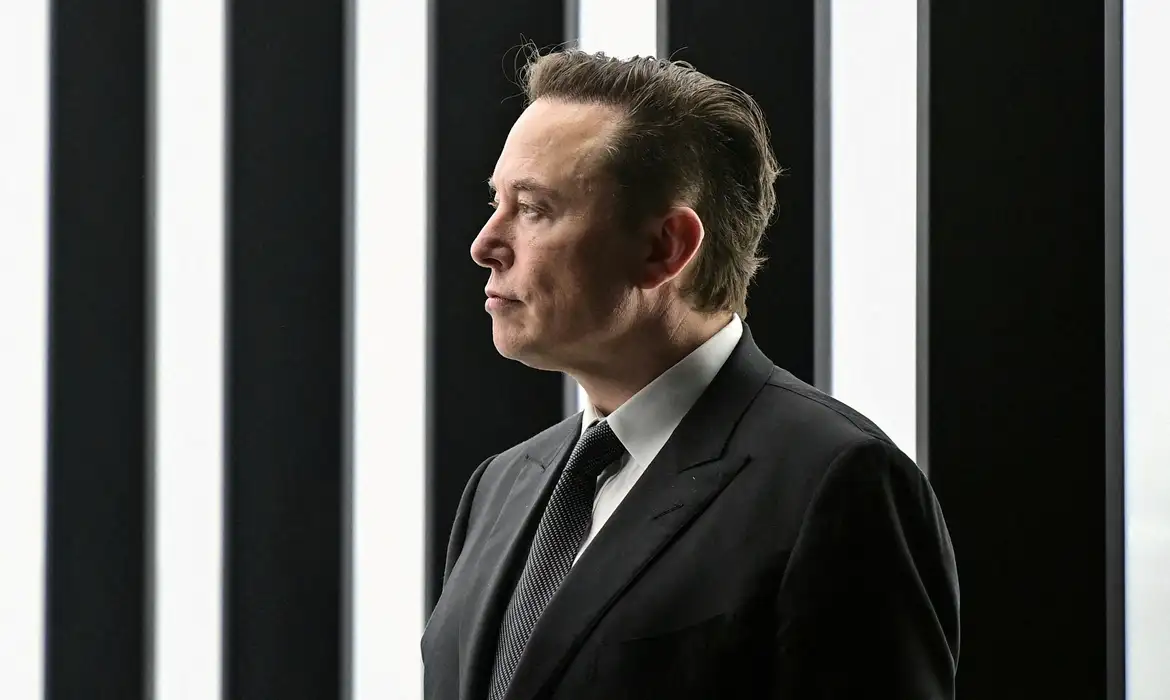 STF bloqueia ‘X’, Elon Musk reage e acende discussão sobre regulação das redes