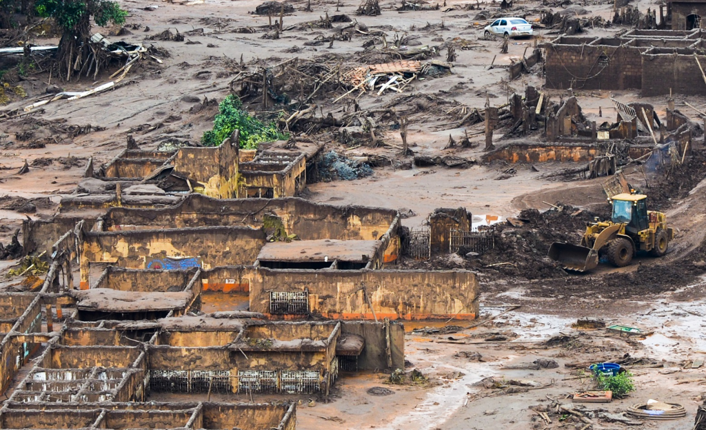 Governo federal homologa mais R$ 100 bilhões em repasses para recuperação da bacia do rio Doce, enquanto justiça britânica julga responsabilidade da BHP .