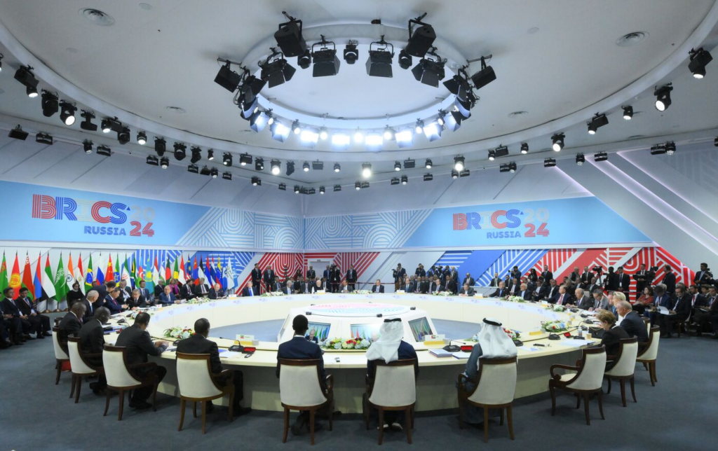 Declaração de Kazan: BRICS reforça multipolaridade e equilíbrio de forças