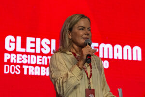 Gleisi Hoffmann reforça missão do PT e aponta desafios para o futuro