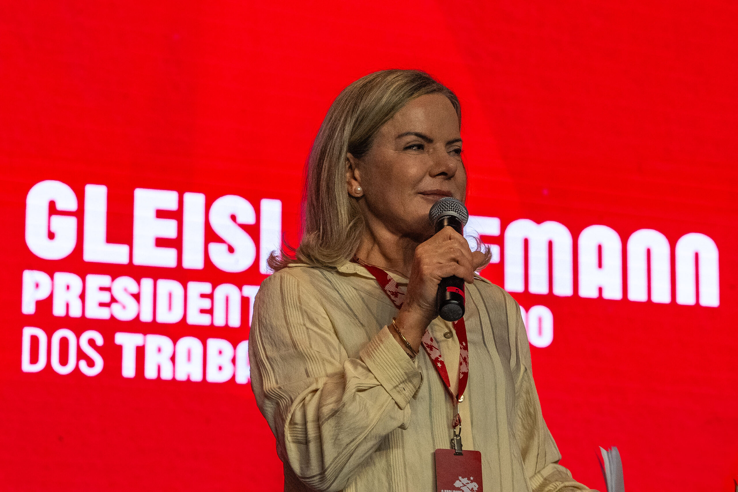 Gleisi Hoffmann reforça missão do PT e aponta desafios para o futuro