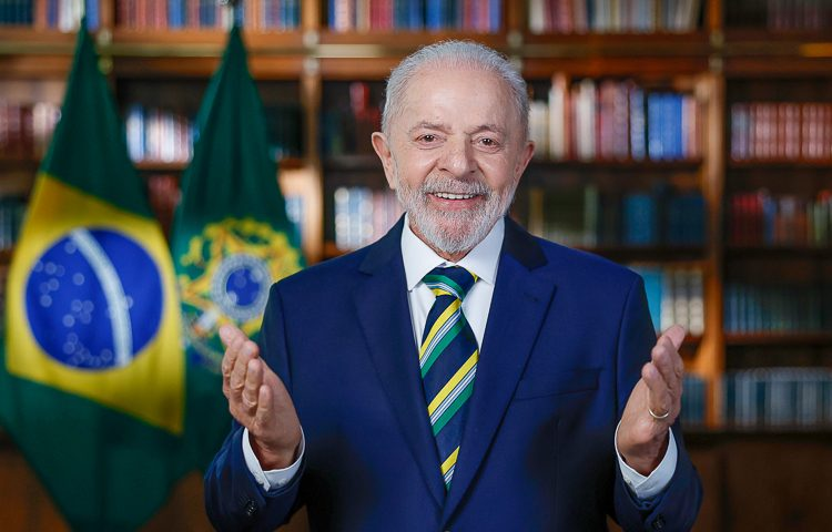 Presidente Lula se recupera bem e médicos afastam complicações