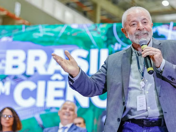 Quem apostar contra Brasil que está ressurgindo irá perder, por Aloizio Mercadante