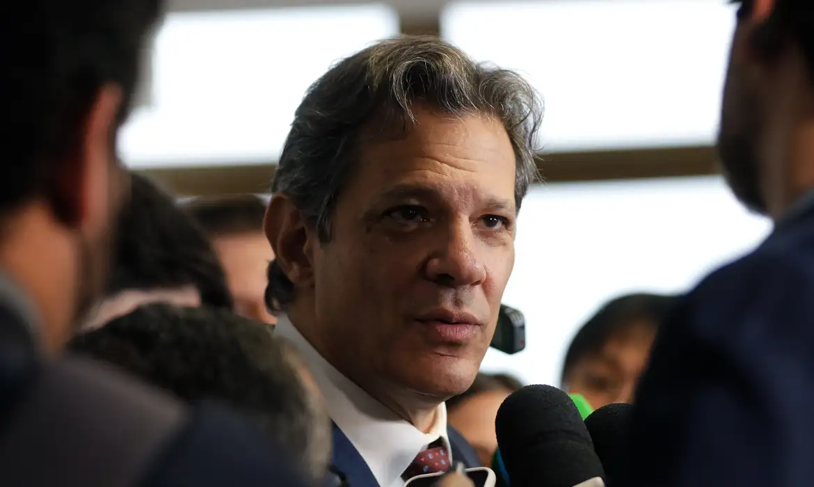 Crescimento econômico e equilíbrio fiscal: a estratégia de Haddad