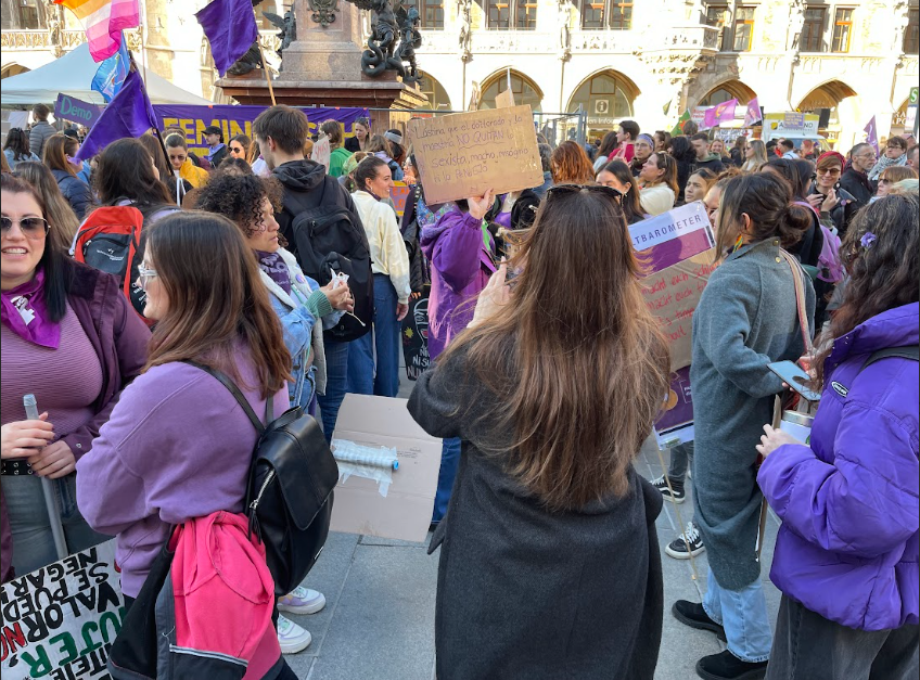 Dia da mulher em Munique: Um dia de luta como outro qualquer