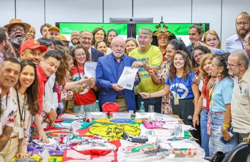 Participação social aumenta no governo Lula 3, aponta estudo da Abong