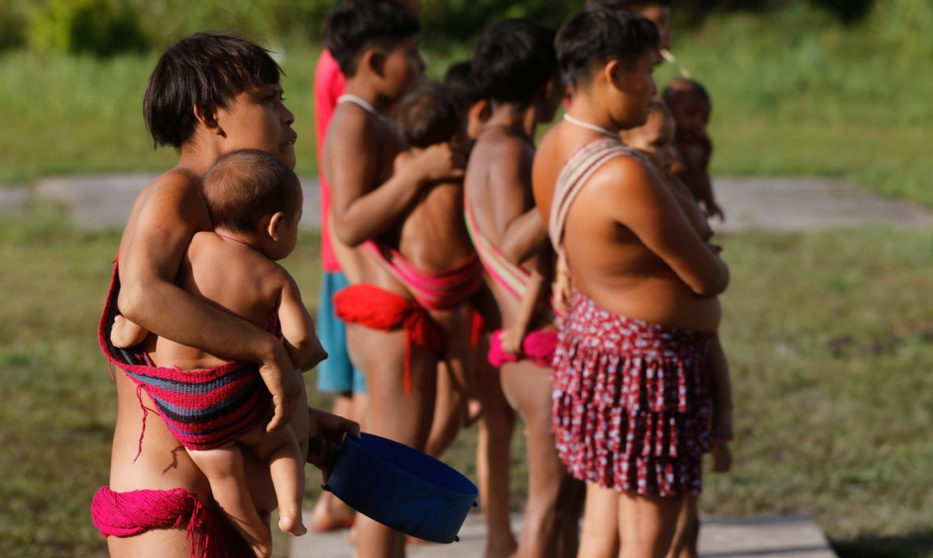 Assistência ampliada reduz mortes entre os Yanomami em 2024 Assistência ampliada reduz mortes entre os Yanomami em 2024