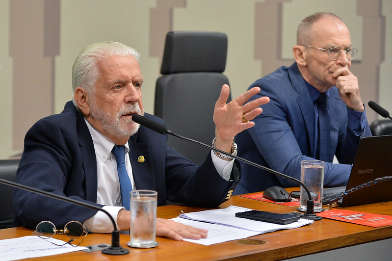 PT no Senado alerta para 'guerra ambiental e rejeita projeto que enfraquece licenciamento PT no Senado alerta para 'guerra ambiental e rejeita projeto que enfraquece licenciamento