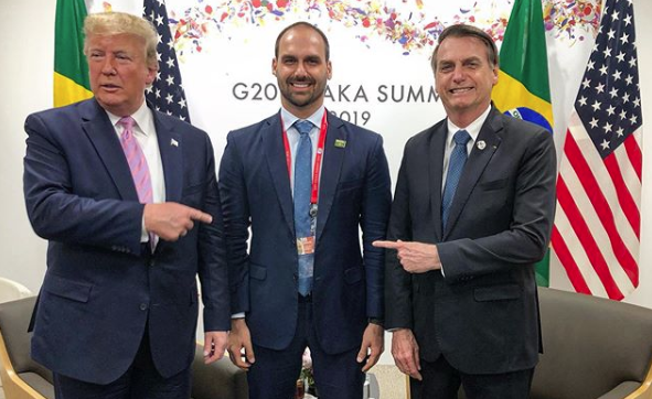 As acusações que cercam Eduardo Bolsonaro