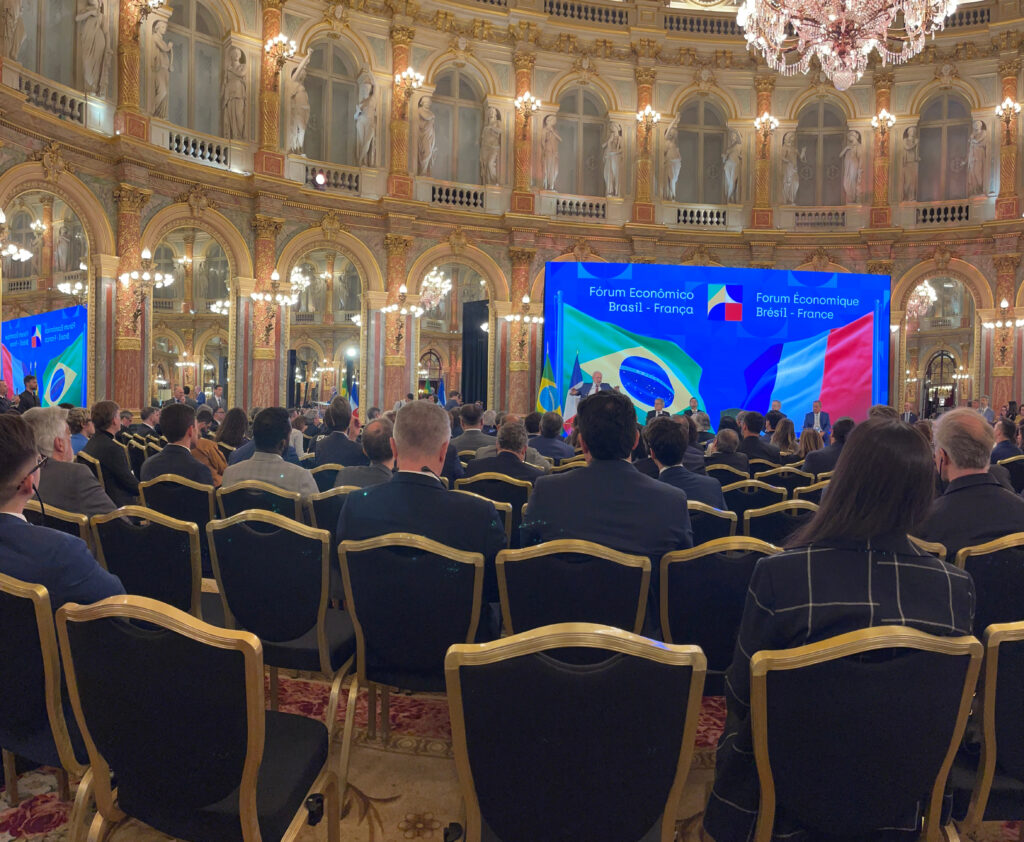 Fórum Econômico Brasil-França promove encontro entre empresários em Paris Fórum Econômico Brasil-França promove encontro entre empresários em Paris