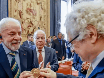 Lula faz história em Paris e recebe homenagens da Academia Francesa e da Universidade Paris 8