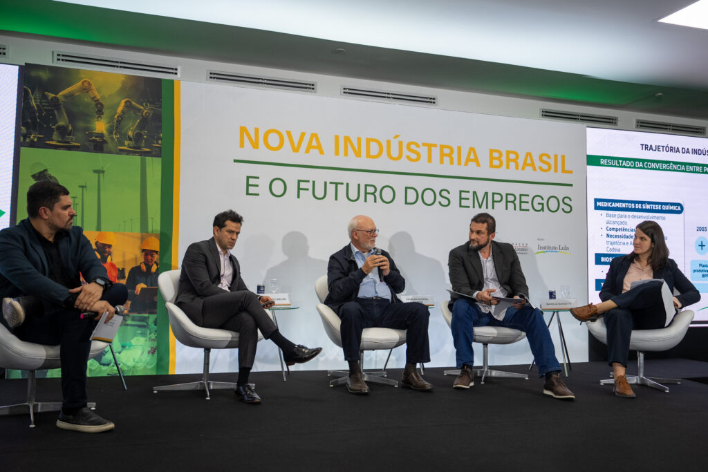 Seminário debate avanços no setor empresarial com Nova Indústria Brasil Seminário debate avanços no setor empresarial com Nova Indústria Brasil