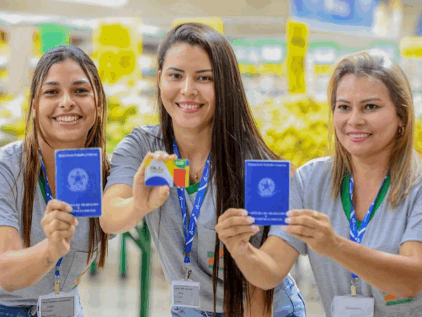 Dados do Caged desmentem preconceito: Bolsa Família impulsiona inserção no mercado formal
