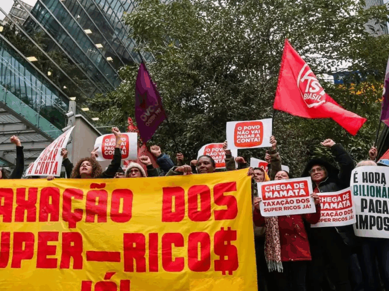 Protestos em todo o país defendem taxação dos super-ricos e criticam Congresso
