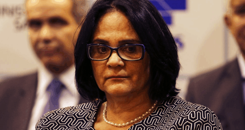 ECA 35 anos: audiência esvaziada vira palanque de Damares para educação em casa e trabalho infantil ECA 35 anos: audiência esvaziada vira palanque de Damares para educação em casa e trabalho infantil