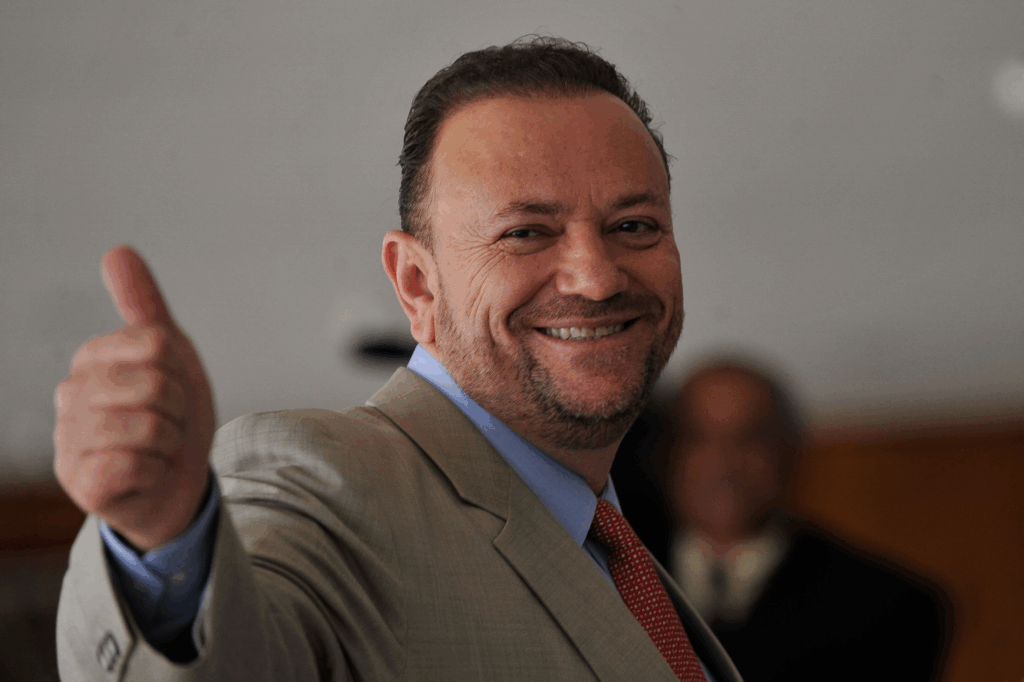 “Temos que disputar o senso comum, as redes, disputar a linguagem”, afirma novo presidente do PT, Edinho Silva “Temos que disputar o senso comum, as redes, disputar a linguagem”, afirma novo presidente do PT, Edinho Silva