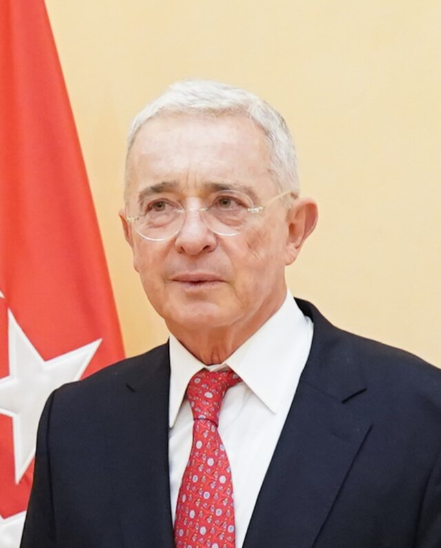 A semana no mundo: da condenação de Uribe a acordos polêmicos entre EUA e União Europeia A semana no mundo: da condenação de Uribe a acordos polêmicos entre EUA e União Europeia