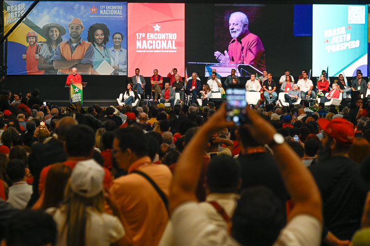 Lula: “Nós vamos fazer outra vez o melhor governo que esse país já teve” Lula: “Nós vamos fazer outra vez o melhor governo que esse país já teve”