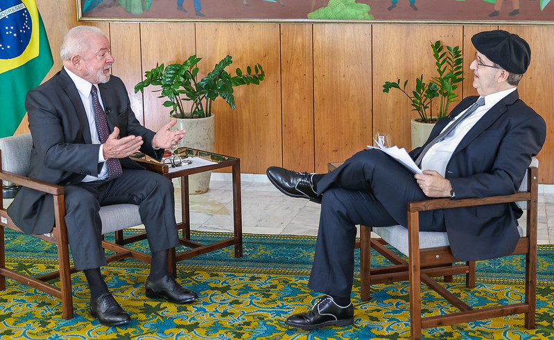 Lula em entrevista a Reinaldo Azevedo: “Brasil não está mais de joelhos”