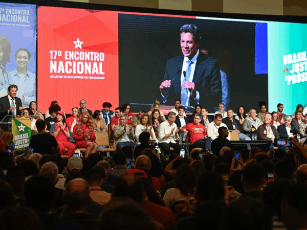 Haddad, no 17º Encontro Nacional do PT: “Quem vai pagar a conta é o rico no IR”