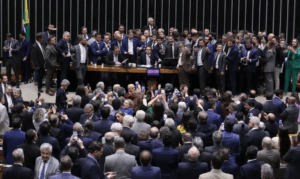 Jośe Eduardo Cardozo: motim na Câmara exige punição rigorosa a parlamentares; Hugo Motta encaminha pedido de afastamentos