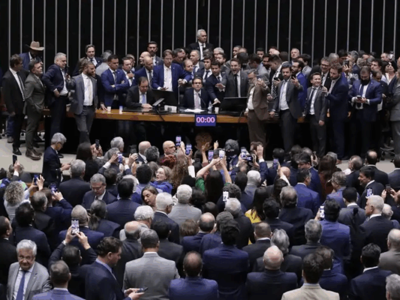 Jośe Eduardo Cardozo: motim na Câmara exige punição rigorosa a parlamentares; Hugo Motta encaminha pedido de afastamentos