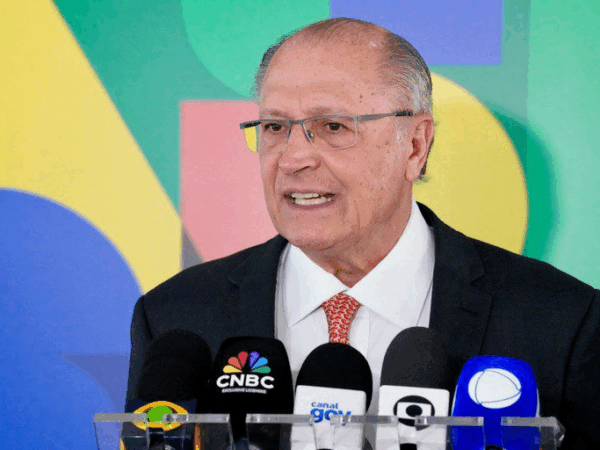 Alckmin lidera comitiva ao México em busca de ampliar comércio pós tarifaço
