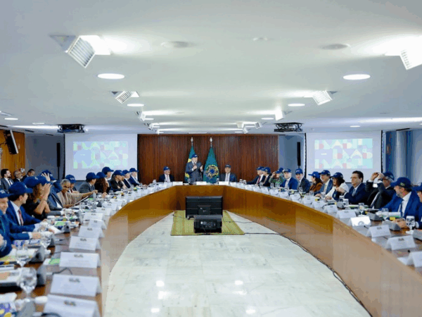 Lula defende soberania e mudanças na governança global em reunião ministerial