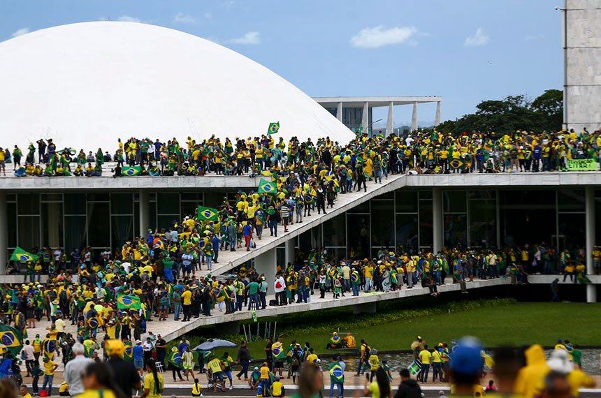 Julgamento de Bolsonaro no STF: Brasil enfrenta o passado e diz não ao golpe Julgamento de Bolsonaro no STF: Brasil enfrenta o passado e diz não ao golpe