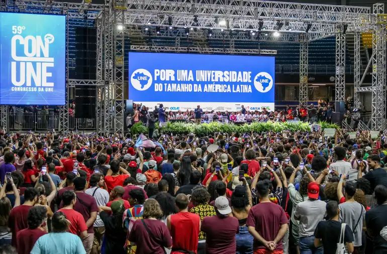 Atacar o PT, a UNE e o governo Lula no Movimento Estudantil seria uma linha-auxiliar da extrema direita nas universidades?, por Arthur Gimenes