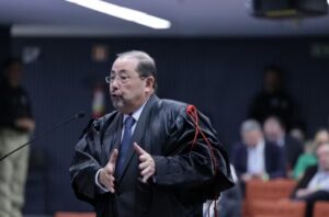 Julgamento de Bolsonaro: 2º dia é marcado por clima menos tenso; saiba mais sobre as estratégias das defesas 