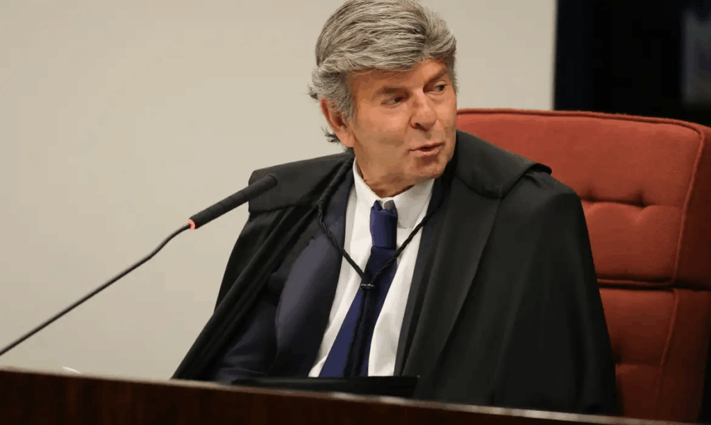 Quarto dia de julgamento: Fux absolve Bolsonaro e outros cinco réus dos crimes da trama golpista Quarto dia de julgamento: Fux absolve Bolsonaro e outros cinco réus dos crimes da trama golpista