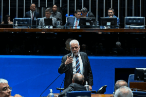 Senado aprova proposta do PT para reduzir impactos do tarifaço dos EUA