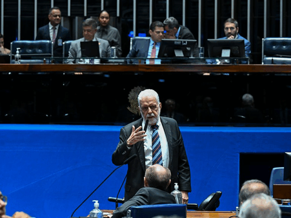Senado aprova proposta do PT para reduzir impactos do tarifaço dos EUA